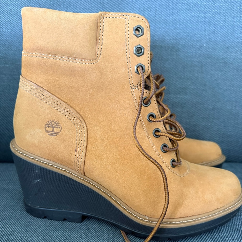 Timberland Women's Lace Up Tan Wedge Boots